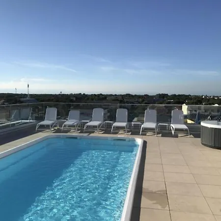 Contemporary Hideaway With Pool Apartment Bibione